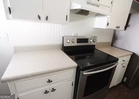 Kitchen - 192 Summit St, Cornelia, GA 30531 photo 3 of 3