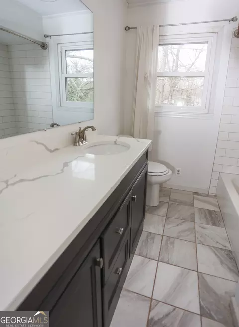 Bath - 192 Summit St, Cornelia, GA 30531 photo 1 of 5