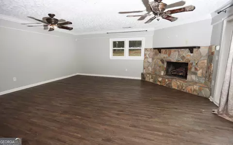 Living - 192 Summit St, Cornelia, GA 30531 photo 1 of 4