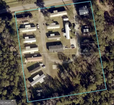 727 W 3rd St, Woodbine, GA 31569