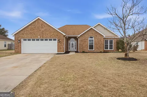 305 Carver Ct, Warner Robins, GA 31088