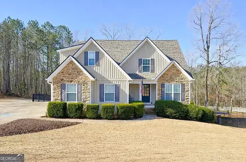 135 Copper Creek Dr, Lagrange, GA 30240