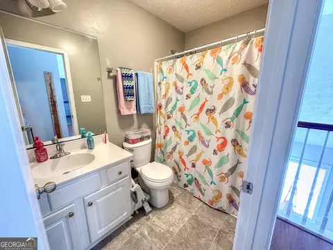 Bath - 135 Copper Creek Dr, Lagrange, GA 30240 photo 3 of 4