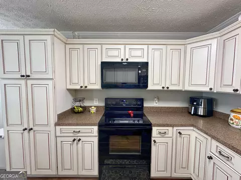 Kitchen - 135 Copper Creek Dr, Lagrange, GA 30240 photo 2 of 2