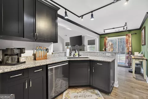 Kitchen - 255 Needleleaf Dr, Barnesville, GA 30204 photo 3 of 4