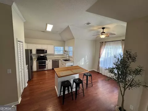 Kitchen - 292 Silver Brook Cir, Pooler, GA 31322 photo 1 of 4