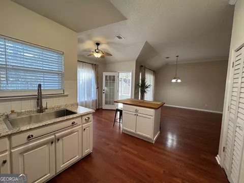 Kitchen - 292 Silver Brook Cir, Pooler, GA 31322 photo 4 of 4