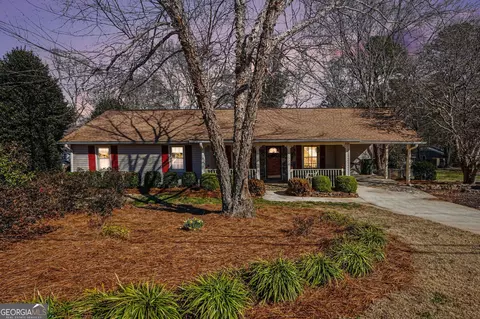 1522 Zebulon Rd, Griffin, GA 30224