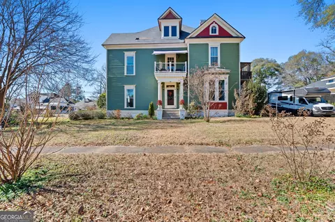 110 E Artesian Ave, Montezuma, GA 31063
