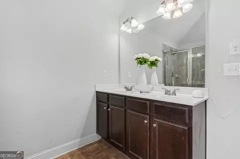 Bath - 1417 Stone Ridge Ct, Hampton, GA 30228 photo 2 of 3