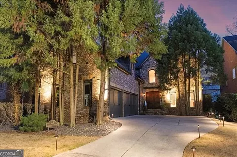 33 Cliftwood Dr, Atlanta, GA 30328