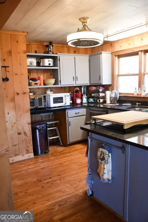 Kitchen - 716 Moss Patch Trl, Jasper, GA 30143 photo 1 of 3