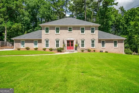 2207 Forestglade Dr, Stone Mountain, GA 30087