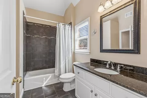 Bath - 3165 Wolf Willow Cl, Milton, GA 30004 photo 5 of 5