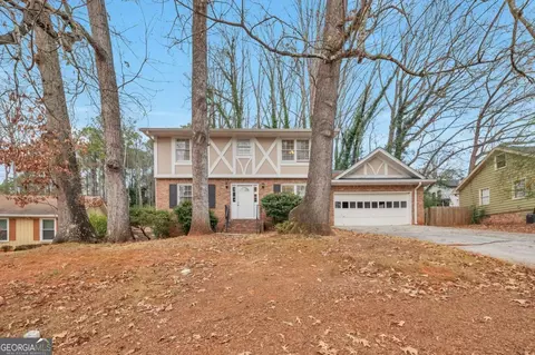 730 Rockborough Dr, Stone Mountain, GA 30083