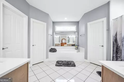 Bath - 185 Red Maple Dr, Hampton, GA 30228 photo 1 of 6