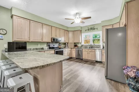 Kitchen - 185 Red Maple Dr, Hampton, GA 30228 photo 1 of 4