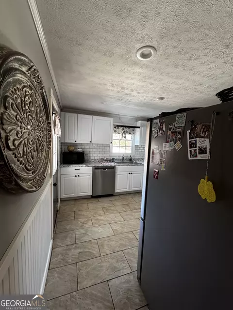 Kitchen - 87 Youngs Mill Rd, Lagrange, GA 30241 photo 1 of 6