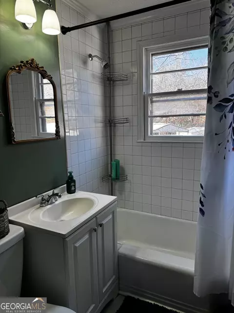 Bath - 87 Youngs Mill Rd, Lagrange, GA 30241 photo 1 of 3