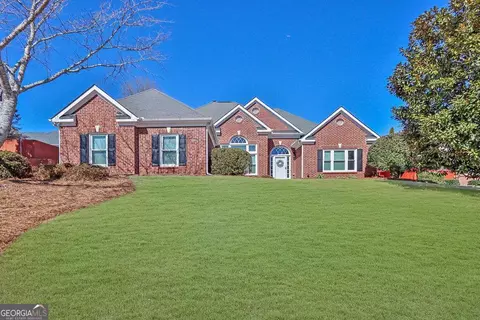 1040 Lewis Ridge Cir, Lawrenceville, GA 30045