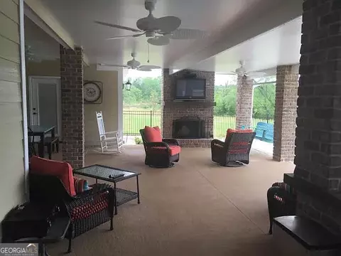 235 Riggins Rd, Moultrie, GA 31788