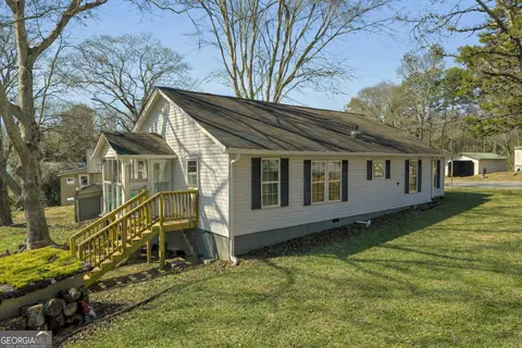 Exterior - 1203 Mize Rd, Toccoa, GA 30577 photo 7 of 9