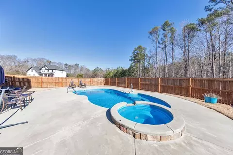 Exterior - 110 Sunflower St, Tyrone, GA 30290 photo 10 of 14