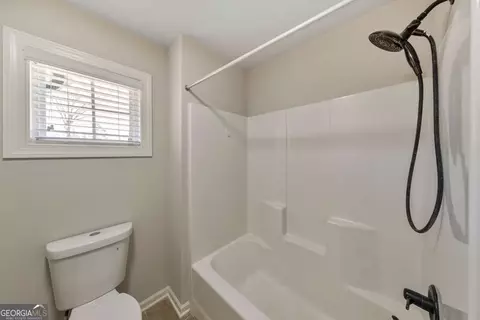 Bath - 110 Sunflower St, Tyrone, GA 30290 photo 2 of 4