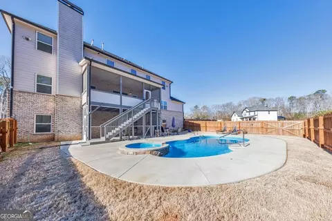 Exterior - 110 Sunflower St, Tyrone, GA 30290 photo 11 of 14
