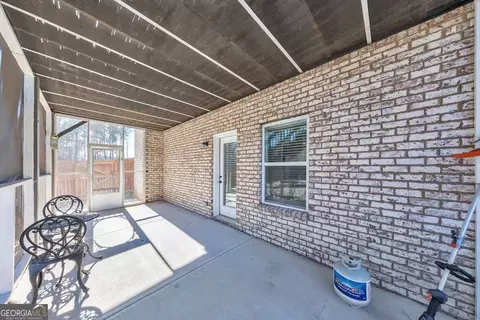 Exterior - 110 Sunflower St, Tyrone, GA 30290 photo 6 of 14