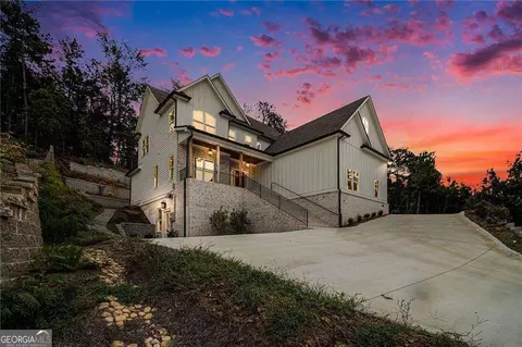52 Lake Overlook Dr, White, GA 30184