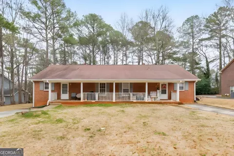 145 Hunters Ln, Fayetteville, GA 30215