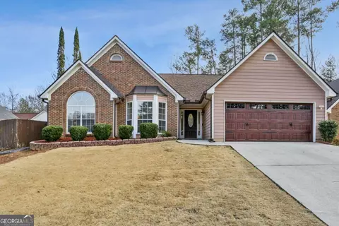 5162 Sterling Trace Dr NW, Lilburn, GA 30047