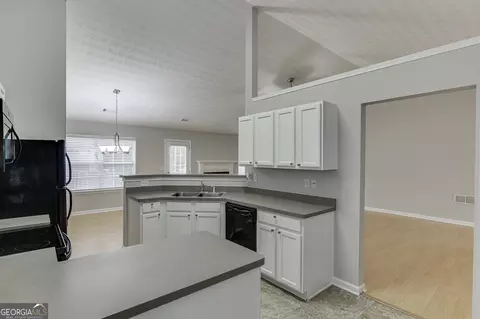 Kitchen - 3561 Bogan Mill Rd, Buford, GA 30519 photo 4 of 5