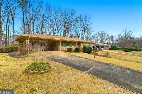 5536 Richland Dr, Douglasville, GA 30135