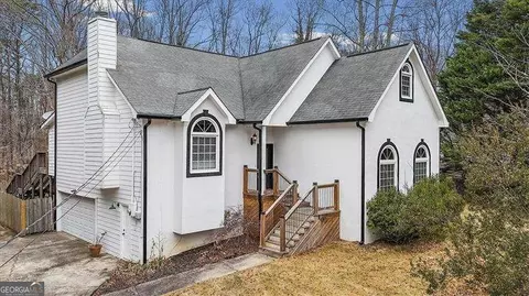 5763 Emerald Oaks Ln, Acworth, GA 30102