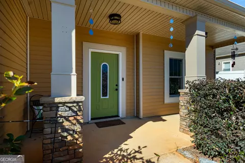 102 Beech Creek Dr, Lagrange, GA 30240