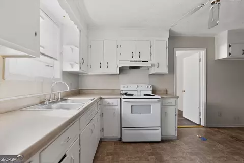 Kitchen - 2340 Prague Ct, Augusta, GA 30906 photo 3 of 3