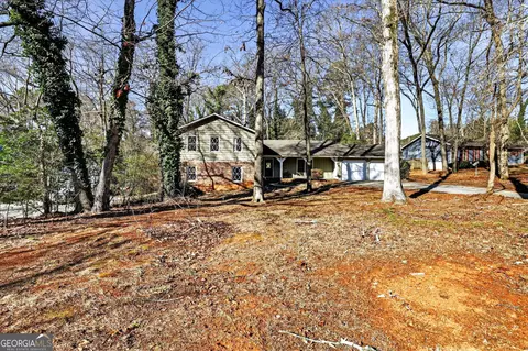 551 Hickory Hills Ct, Stone Mountain, GA 30083