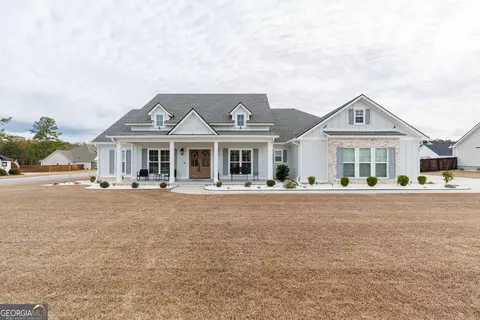 7301 Shadow Creek Dr, Hahira, GA 31632