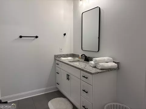 Bath - 633 E 3rd St, Rome, GA 30161 photo 1 of 5