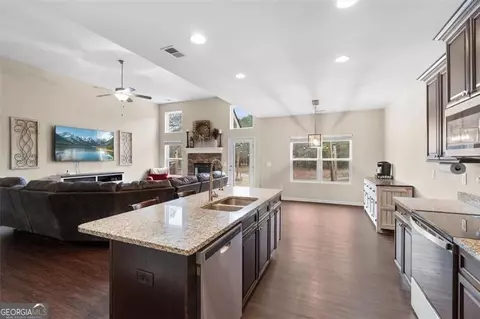 Entry Way - 105 Cottage Way, Euharlee, GA 30145 photo 5 of 7