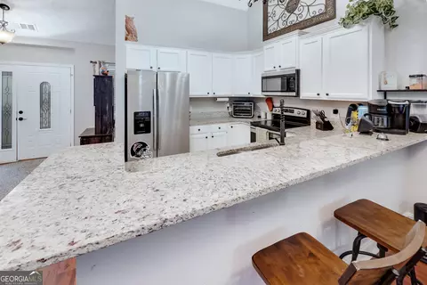 Kitchen - 119 Cedar Ridge Dr, Lagrange, GA 30241 photo 1 of 4