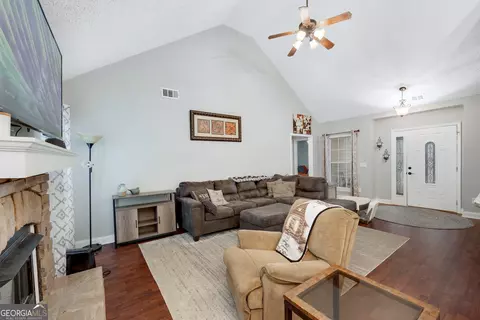 Entry Way - 119 Cedar Ridge Dr, Lagrange, GA 30241 photo 3 of 4