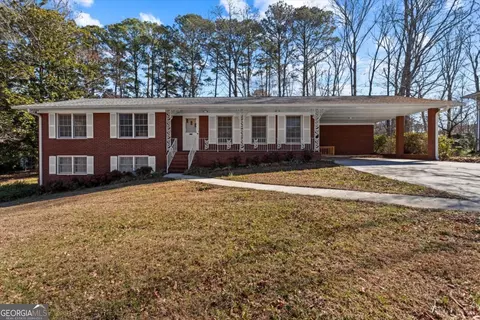215 Gilbert Rd, Fayetteville, GA 30214
