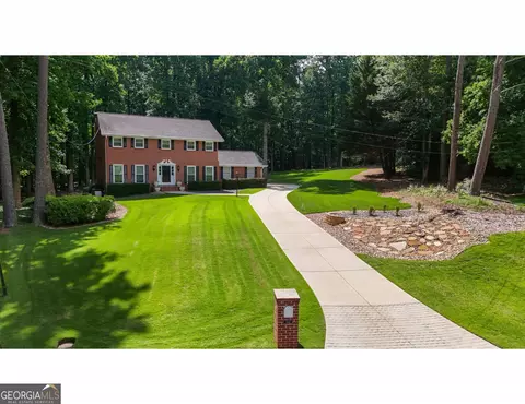 6041 Antebellum Dr, Stone Mountain, GA 30087