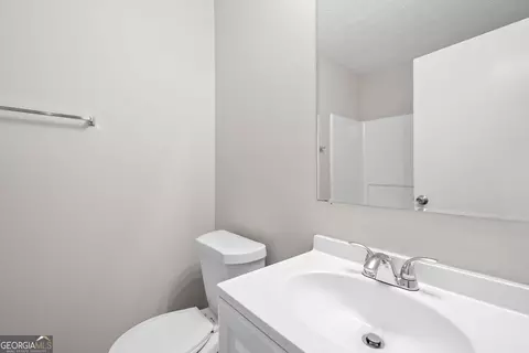 Bath - 6706 Bent Creek Dr, Rex, GA 30273 photo 2 of 3