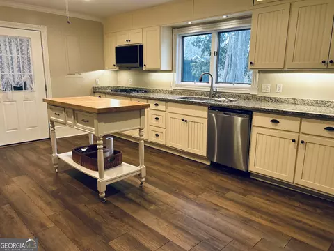 Kitchen - 391 Yonah St, Cornelia, GA 30531 photo 1 of 3