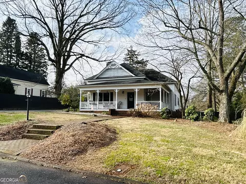391 Yonah St, Cornelia, GA 30531