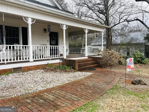 Exterior - 391 Yonah St, Cornelia, GA 30531 photo 5 of 24